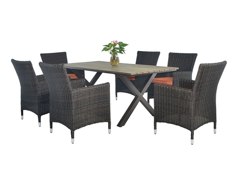 Set makan rotan yqr-229