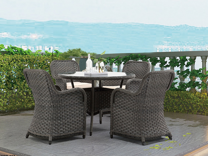 Set makan rotan yqr-507
