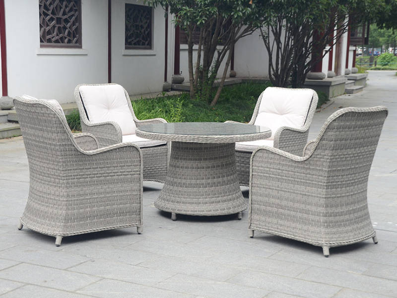 Set makan rotan yqr-520